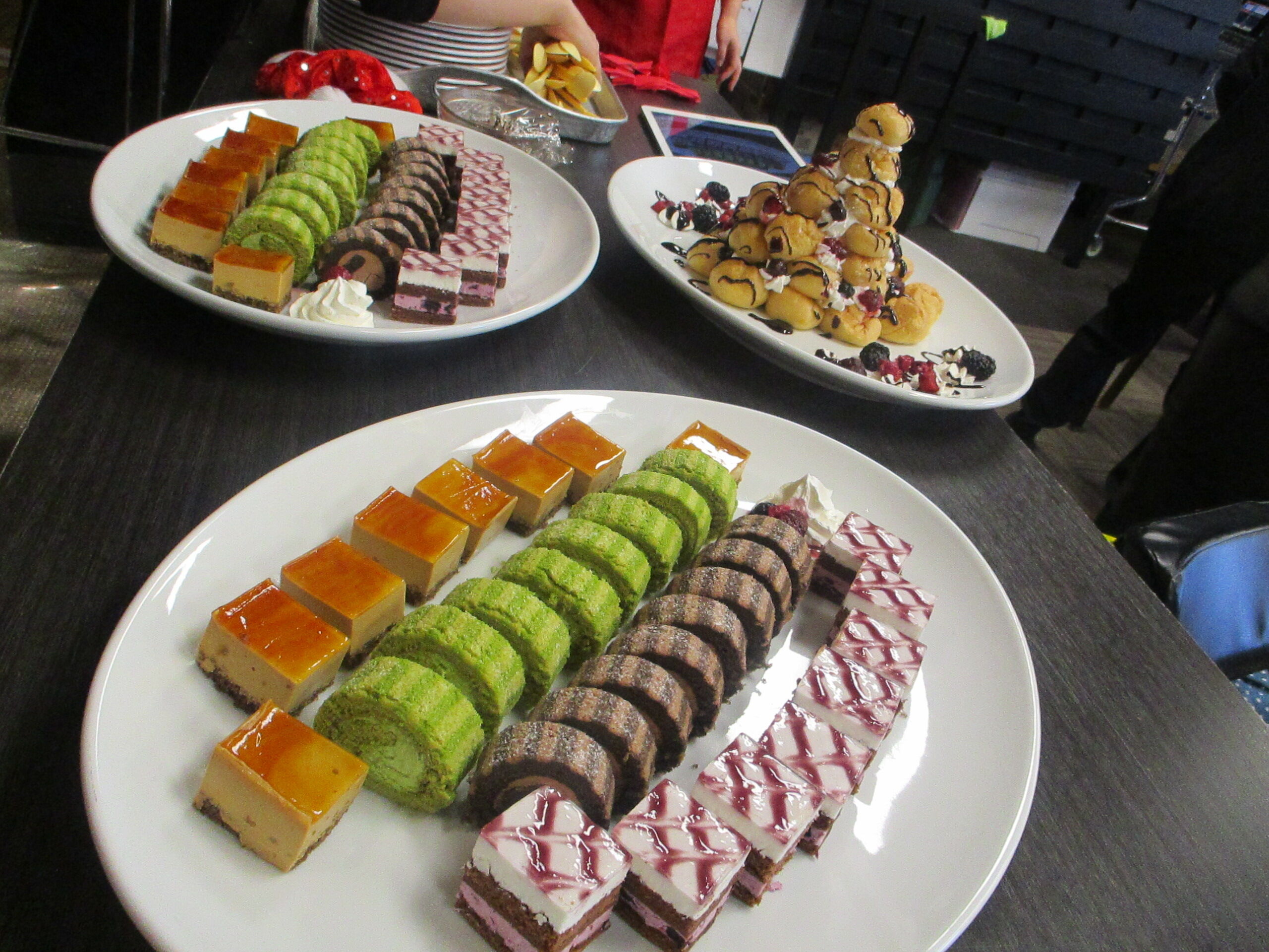 彡ケーキバイキング 彡 クリマスバージョン みなさまこんにちは フルールハピネスはこだて デイサービスセンター フルールハピネス はこだてです