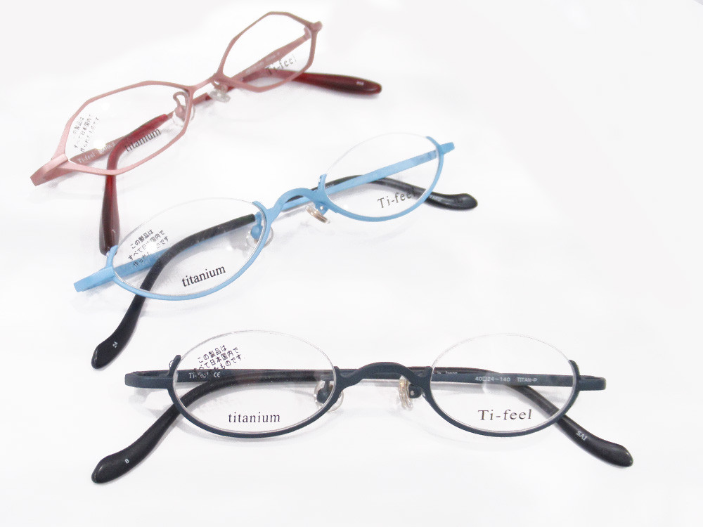 美品　ティフィール　メガネ　フロール　Ti-feel FLOR チタン　個性的 目が小さくならないメガネTi-feelティフィールCHAO/正規販売店