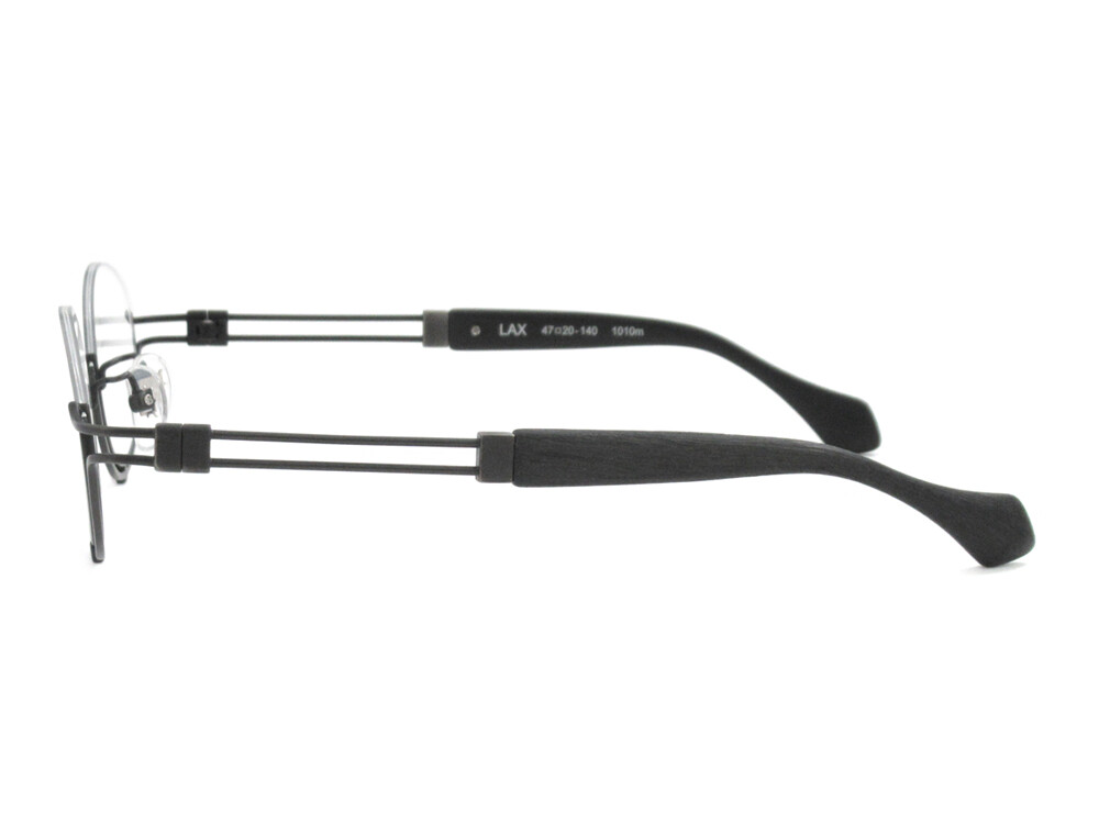 less than human(レスザンヒューマン)*LAX*ソフトスチパンな雰囲気の