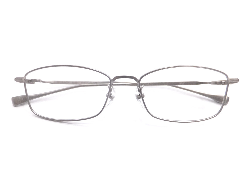 999.9(フォーナインズ)新作オールメタルのS-147T : メイドが接客する