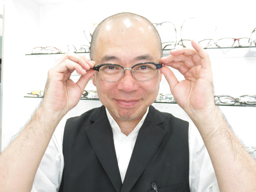 必読 メガネの基本 メガネの外し方 メイドが接客するメガネ屋 キャンディフルーツ オプティカル