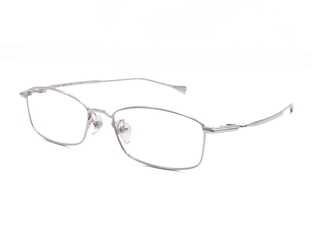 999.9(フォーナインズ)新作オールメタルのS-147T : メイドが接客する