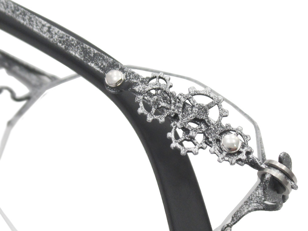 再販決定！Onbeat×CFO12 歯車デザインフレーム！ : メイドが接客する