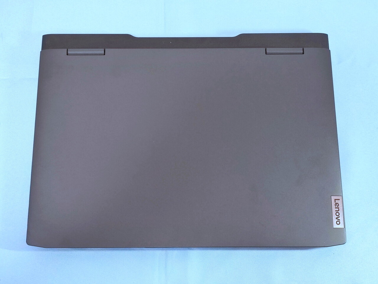 ノートパソコンの裏蓋の外し方 メモリやSSDの交換に Lenovo IdeaPad 