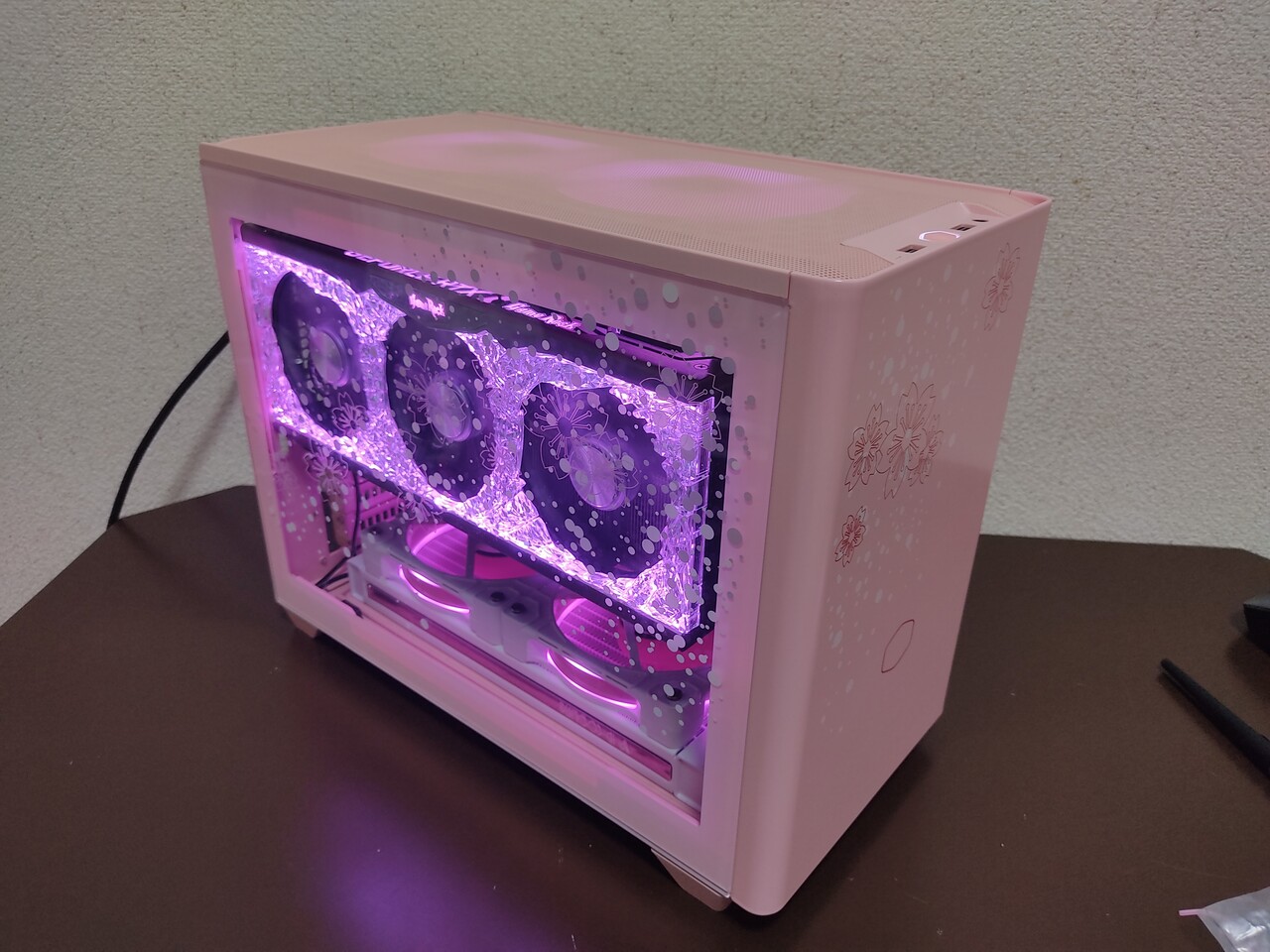 MasterBox NR200P Sakura Limited Edition を真っピンクにする MasterBox NR200P Sakura Limited Edition を真っピンクにする