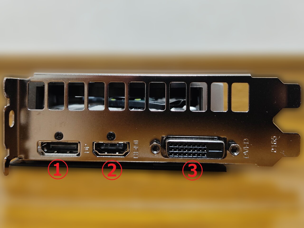 グラフィックボード HDMI 4ポート 4画面出力 PC グラフィックボード HDMI 4ポート 4画面出力 PC ロープロファイル