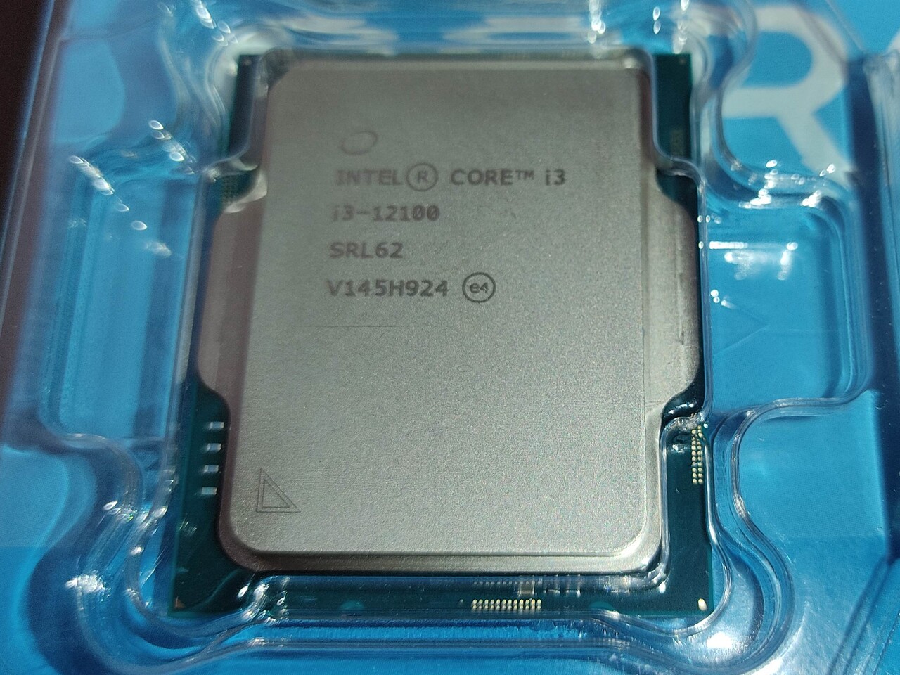 intel CPU i3 12100 購入！性能が大幅進化してて思った以上に