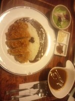 SA内のお店のカツカレー!