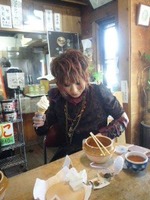 アイス落とした瞬間のラメさん!