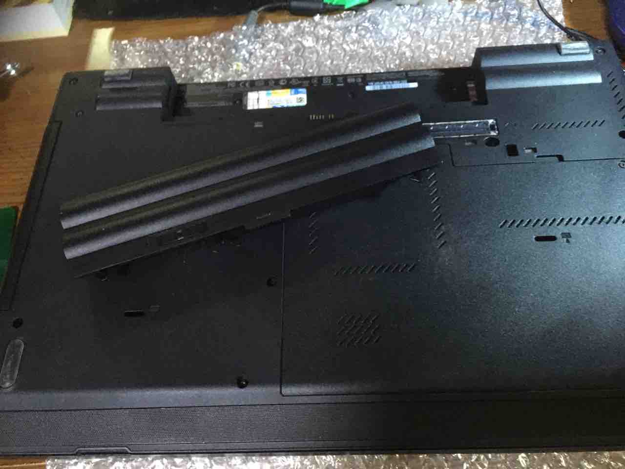 IBM Lenovo ThinkPad L530 メモリとHDD交換 with ニャンサムウェア
