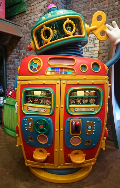 1811 東京ディズニーランドのカプセルトイ ガチャガチャ ムギとあれこれ節約日記