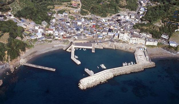 和歌山 千田 高田 漁港にて 食い意地はった釣り師