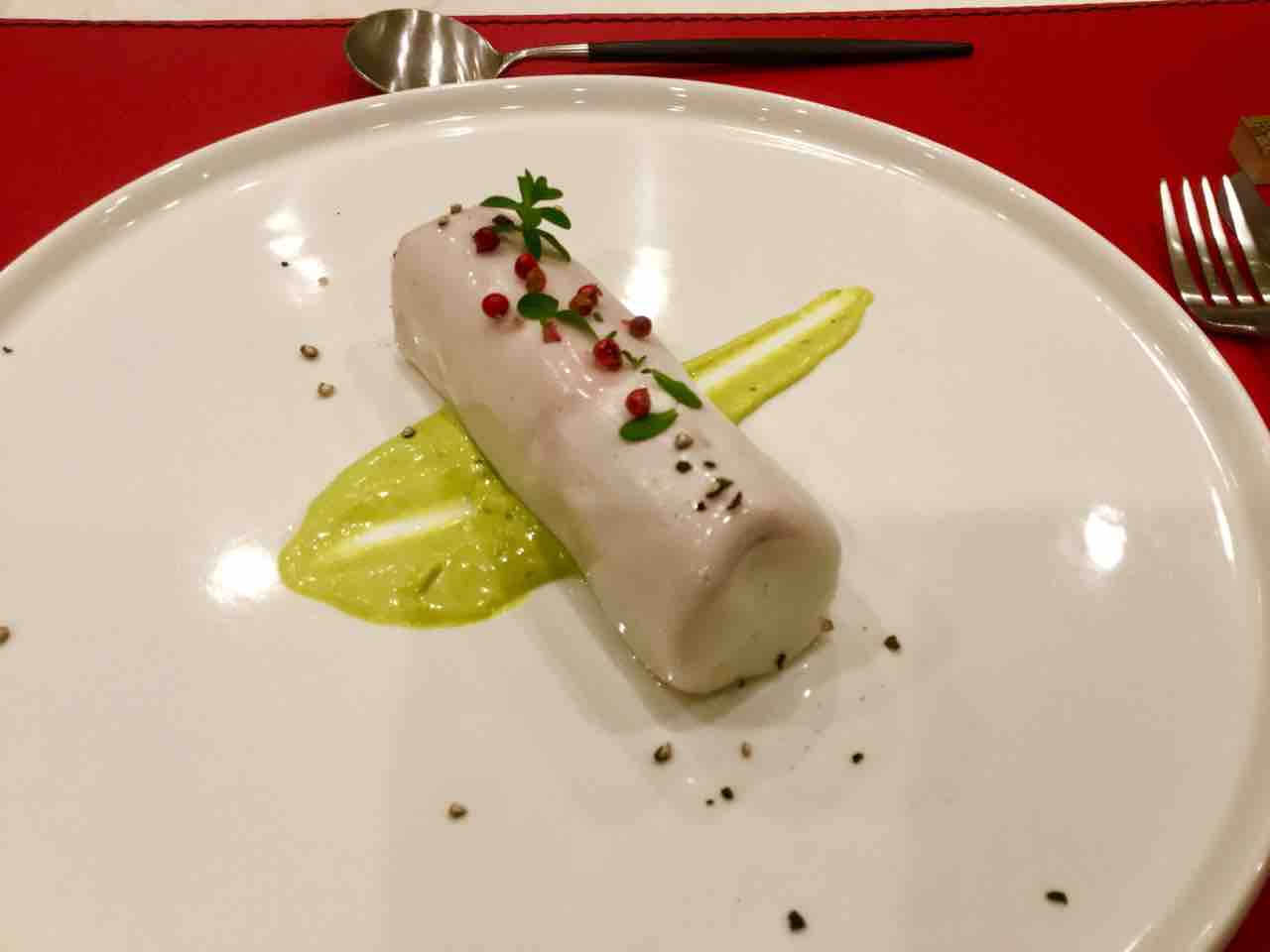 フランス古典料理ショーフロアをモダンに食べる シラノ Mogmog Foreignerの食べ歩き フランス古典料理ショーフロアをモダンに食べる シラノ Mogmog Foreignerの食べ歩き