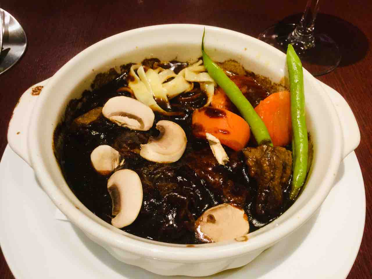 シェフ特製ビーフシチューで暖を取る グリル丸の内亭 Mogmog Foreignerの食べ歩き