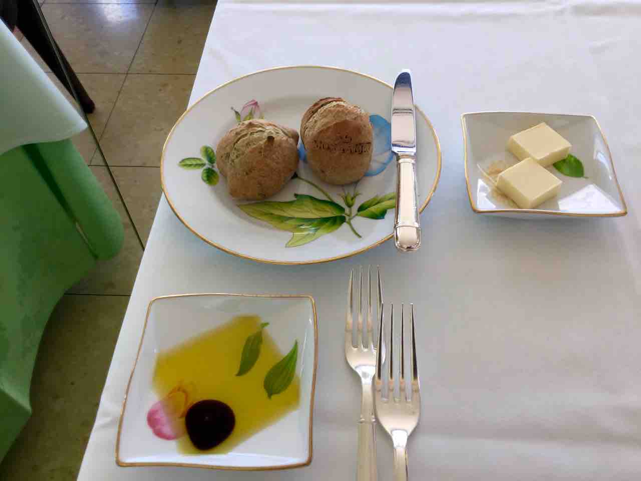 丸ビル最上階でおしゃれなフレンチランチ モナリザ Mogmog Foreignerの食べ歩き 丸ビル最上階でおしゃれなフレンチランチ モナリザ Mogmog Foreignerの食べ歩き