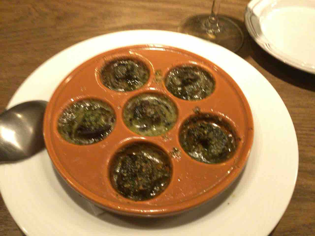 エスカルゴと南仏郷土料理カスレでひとり飲み 池袋のラポール Mogmog Foreignerの食べ歩き