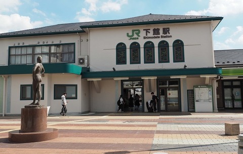 P9054695