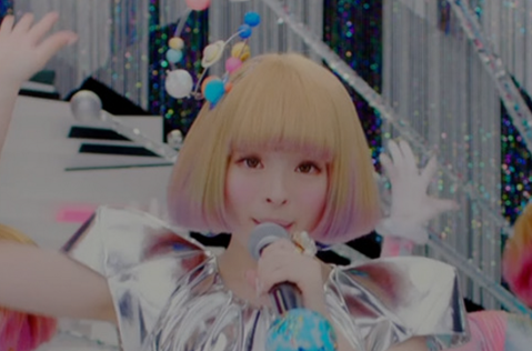 きゃりーぱみゅぱみゅがcmで初めて犬と共演 5周年 ニッシンボー ドッグシアター新シリーズがオンエア開始 もふもふちゃんねる きゃりーぱみゅぱみゅがcmで初めて犬と共演 5周年 ニッシンボー ドッグシアター新シリーズがオンエア開始 もふもふちゃんねる
