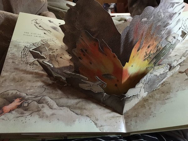 売り切れ続出 ブタとオオカミの立場が逆転 3びきのこぶた のパロディー絵本が破壊力満点だった もふもふちゃんねる 売り切れ続出 ブタとオオカミの立場が逆転 3びきのこぶた のパロディー絵本が破壊力満点だった もふもふちゃんねる