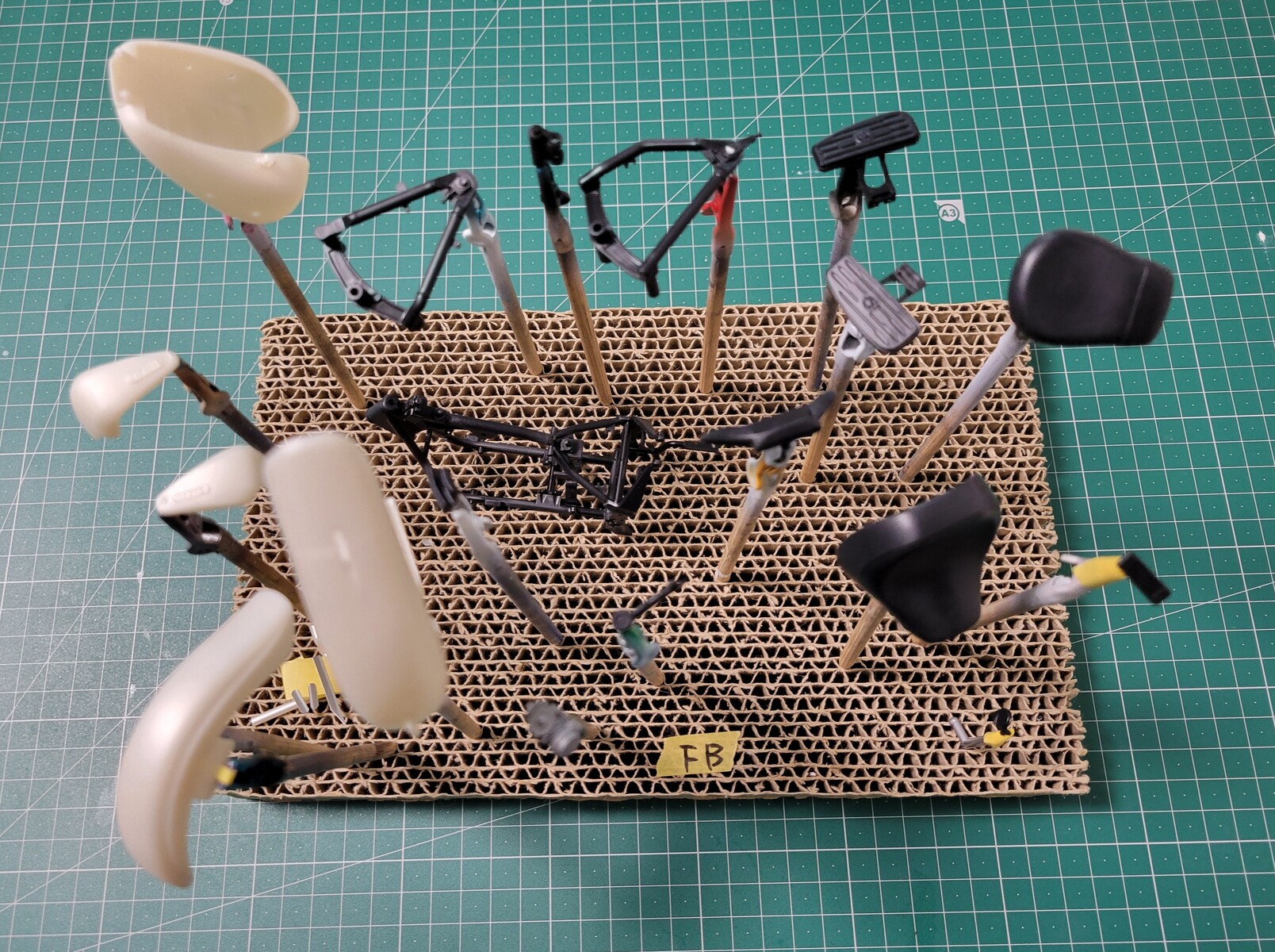 1/12 ヤマハ XV1600 ロードスター製作記 : M.O is cooking