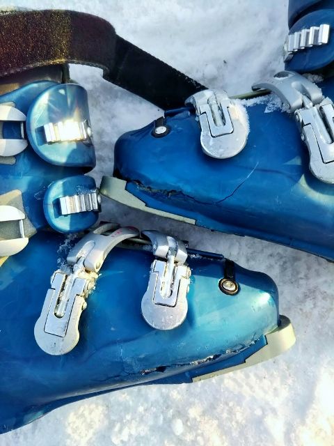 ski_boots_broken