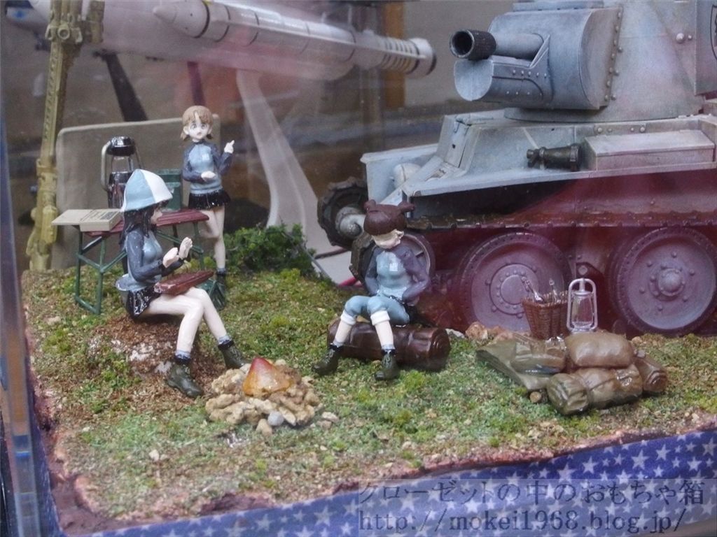 プラッツ 1/35 ガルパン 各学校フィギュア : クローゼットの中の