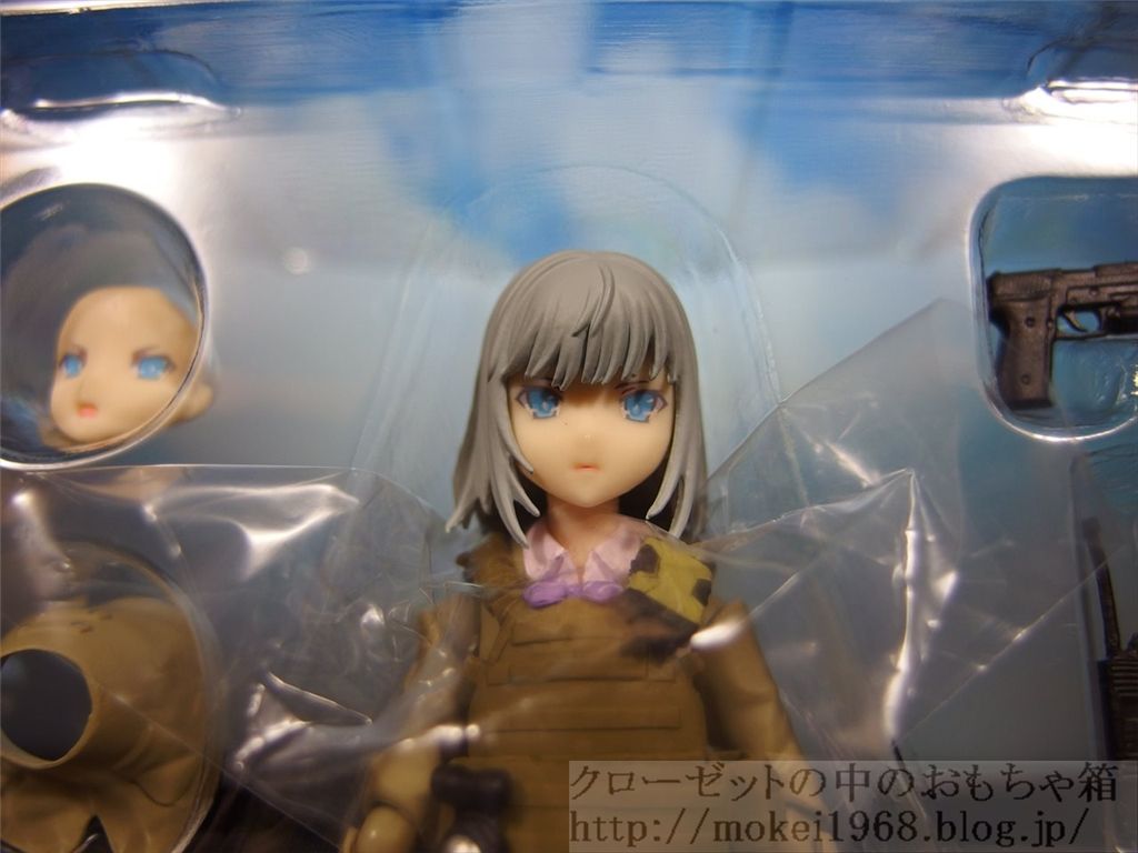 figma リトルアーモリー 椎名六花 : クローゼットの中のフィギュア達
