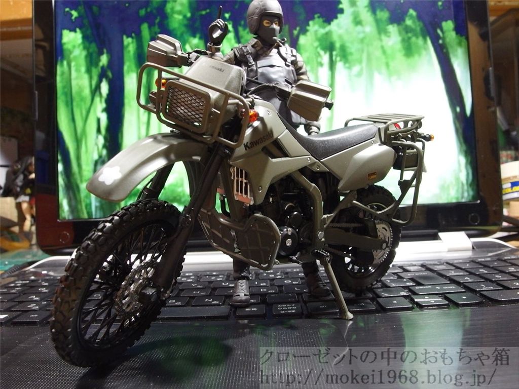 リトルアーモリー 陸自偵察バイク カワサキKLX250 : クローゼットの中