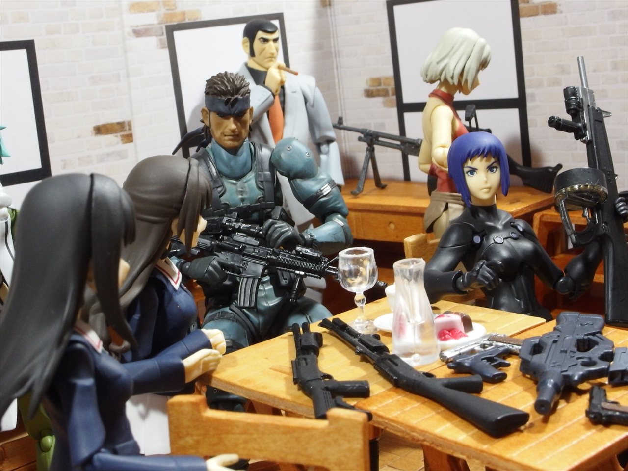 Figma 武器屋 キャンドゥのウッドクラフトと背景ボード他 クローゼットの中のフィギュア達