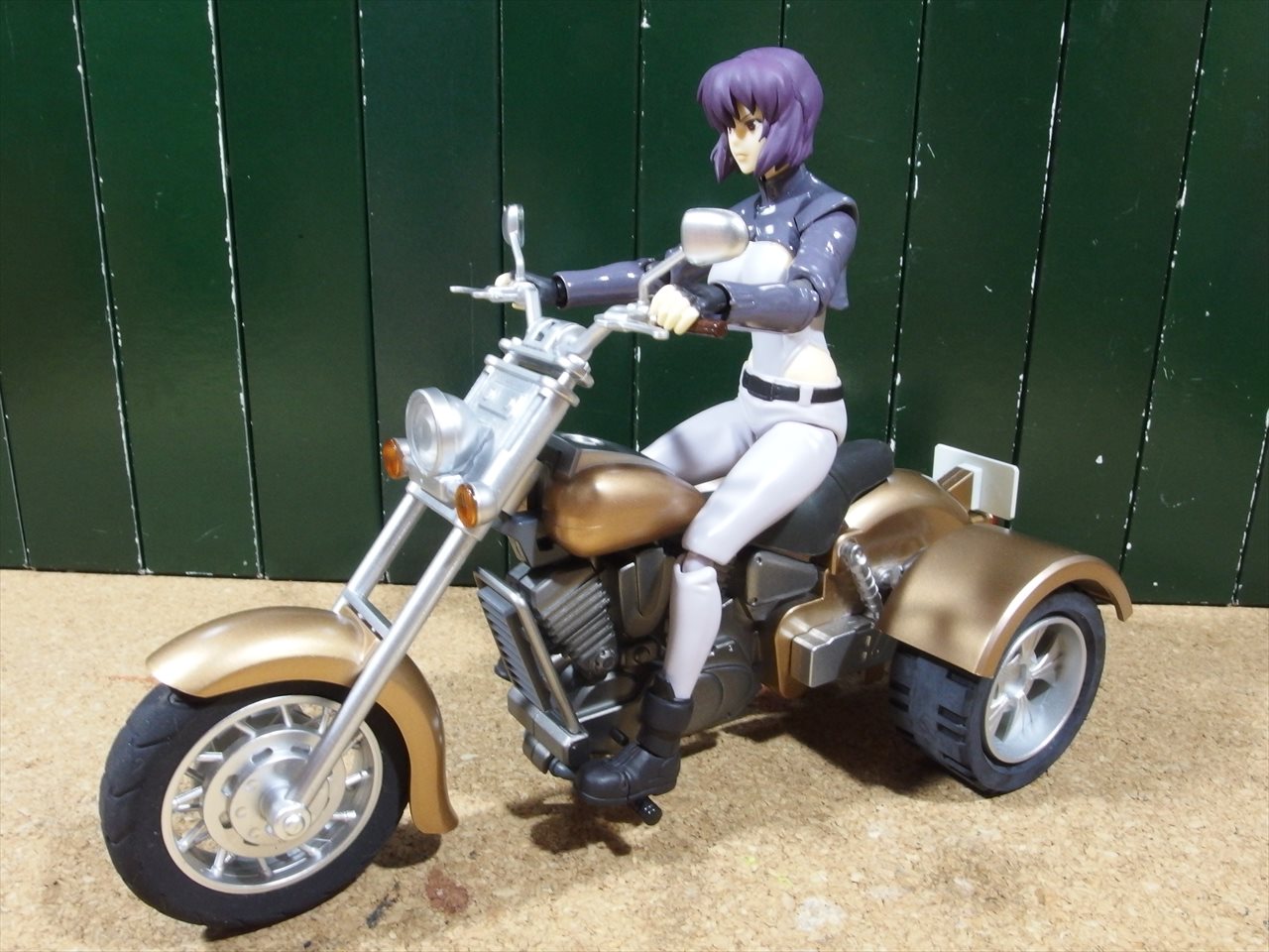 Ex Ride 3輪バイクでfigmaと遊ぶ クローゼットの中のフィギュア達