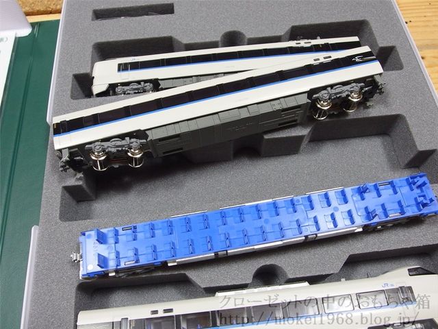 KATO 683系リニュ車増結車両の動力化とヘッドライト専用化基板 KATO 683系リニュ車増結車両の動力化とヘッドライト専用化基板
