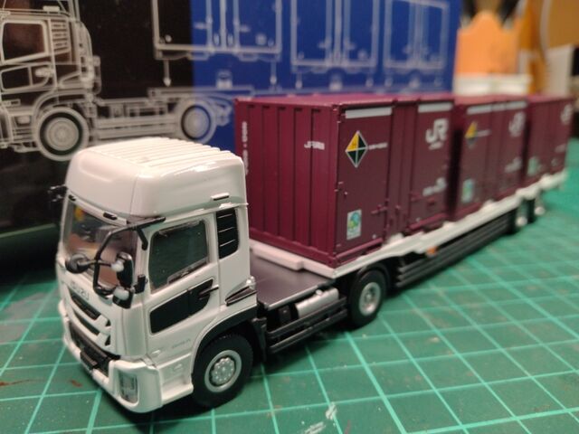 KTM 1/80 ISUZU GIGA＋鉄道コンテナ積載用セミトレーラー
