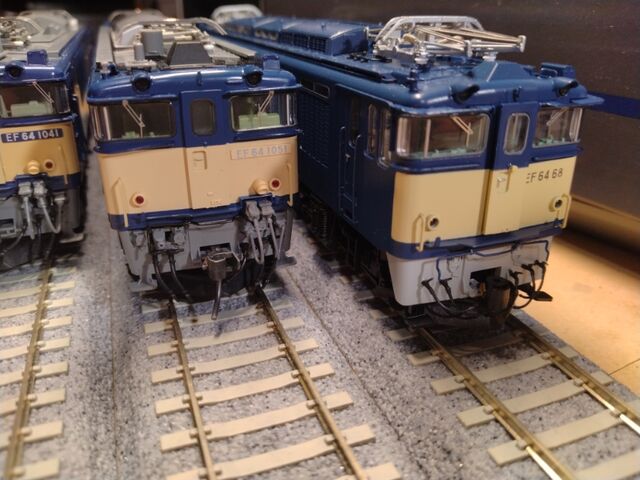 HOゲージ EF64 0番台と1000番台 : クローゼットの中の鉄道模型
