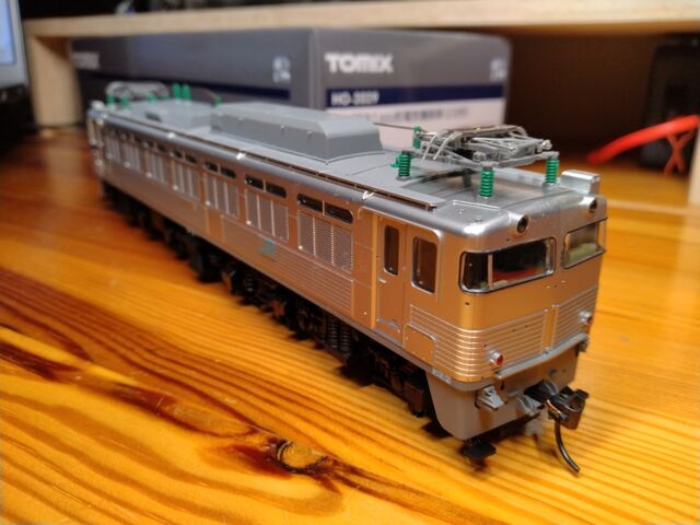TOMIX HOゲージ JR EF81 300形電気機関車(2次車) : クローゼットの中の