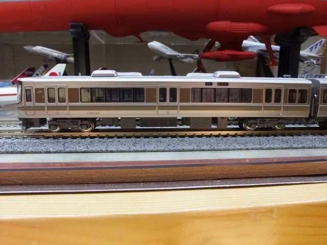 KATO 223系1000番台及び2000番台(1次車) 近郊形電車 KATO 223系1000番台及び2000番台(1次車) 近郊形電車