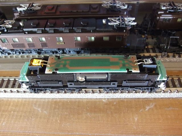 Nゲージ鉄道模型 MicroAce DF911 PWM方式常点灯対応と逆起電流