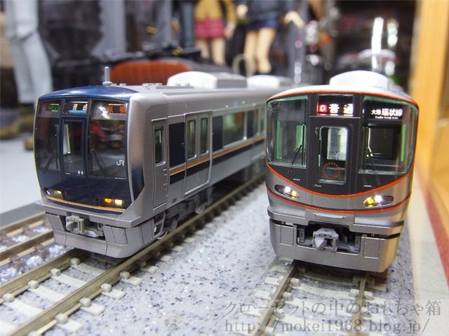 今週の一両 KATO 221系 : クローゼットの中の鉄道模型