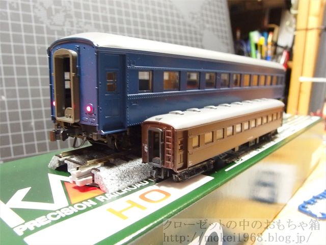 KATO HOゲージ オハフ33 ブルー 入線 テープLED自作室内灯取付けその1