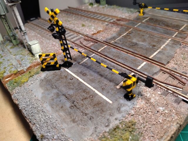 PLUM HOゲージ用踏切セット 再購入 : クローゼットの中の鉄道模型