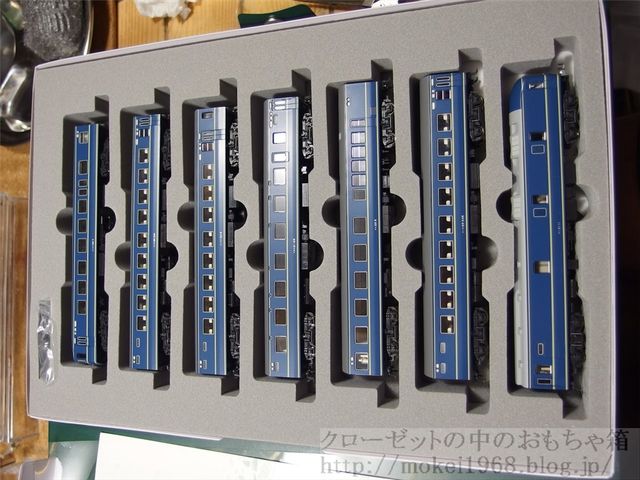 20系客車あさかぜ6両　kato ライト室内灯点灯確認済 KATO 20系客車 あさかぜ テープLED自作室内灯取付け : クローゼットの