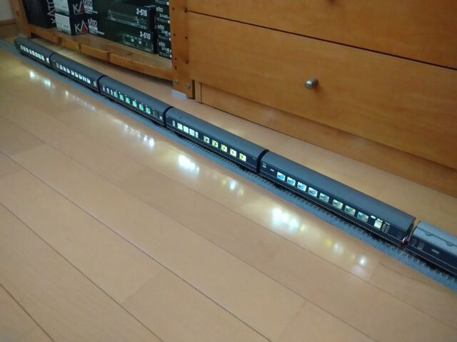 KATO HO 20系特急形寝台客車 ナハネ20 転籍車両 : クローゼットの中の