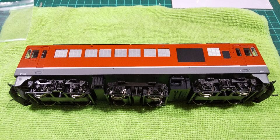TOMIX HO DF50 後期型 朱色 入線工事 : クローゼットの中の鉄道模型 TOMIX HO DF50 後期型 朱色 入線工事 : クローゼットの中の鉄道模型
