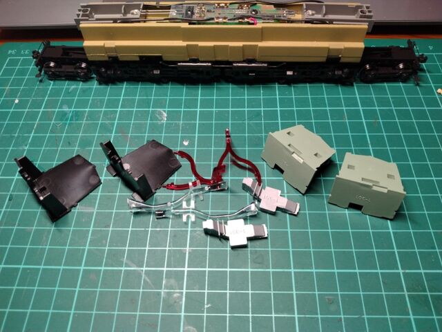 KATO HO EF58 ツララ切 茶 入線整備 : クローゼットの中の鉄道模型