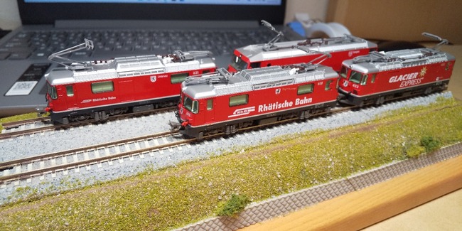 KATO レーティッシュ鉄道 コンテナ貨物列車 & 電気機関車