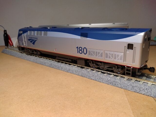 KATO HO Amtrak GE P42 PHASEⅤ #180 機関車 : クローゼットの中の鉄道模型