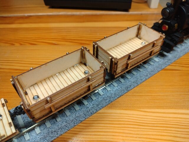 コスミック Oナロー 平トロッコAとB組立キット : クローゼットの中の