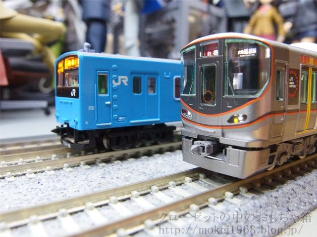 今週の一両 KATO 221系 : クローゼットの中の鉄道模型