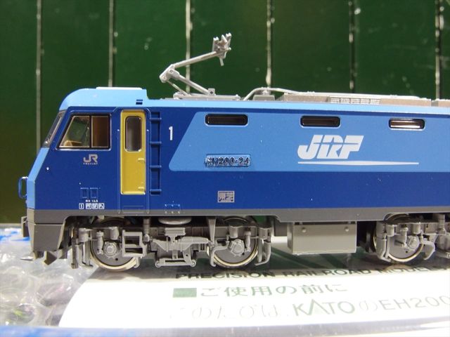 KATO 直流電気機関車 EH200 量産型 2015.10 : クローゼットの中