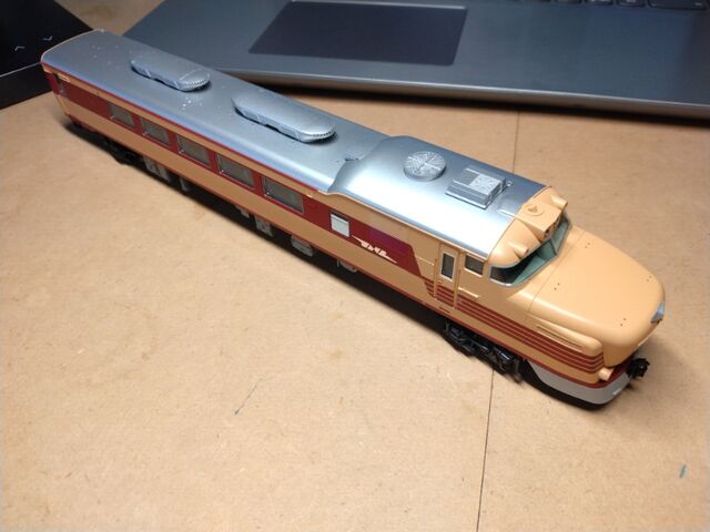 KATO HO キハ81 : クローゼットの中の鉄道模型