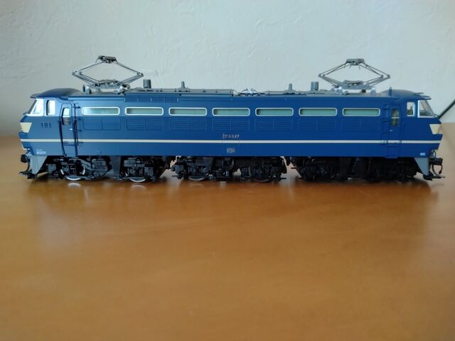 たまには雑談的な 個人的な機関車談 EF66 : クローゼットの中の